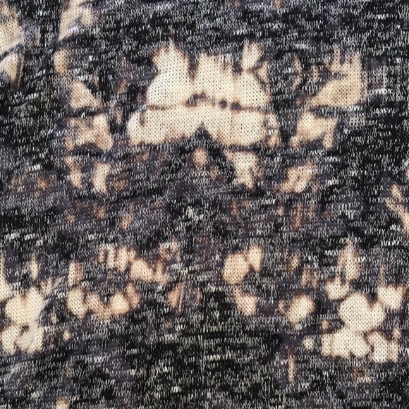 EllumiNation Sweater. Size Large. - Picture 2 of 4